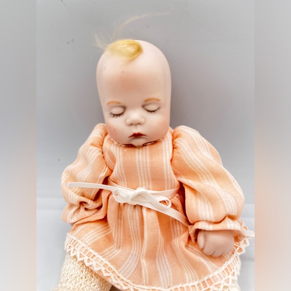 VTG 6" Caucasian Sugar Lump Porcelain Sleeping Baby Doll- Boots Tyner 1990's - Picture 5 of 11
